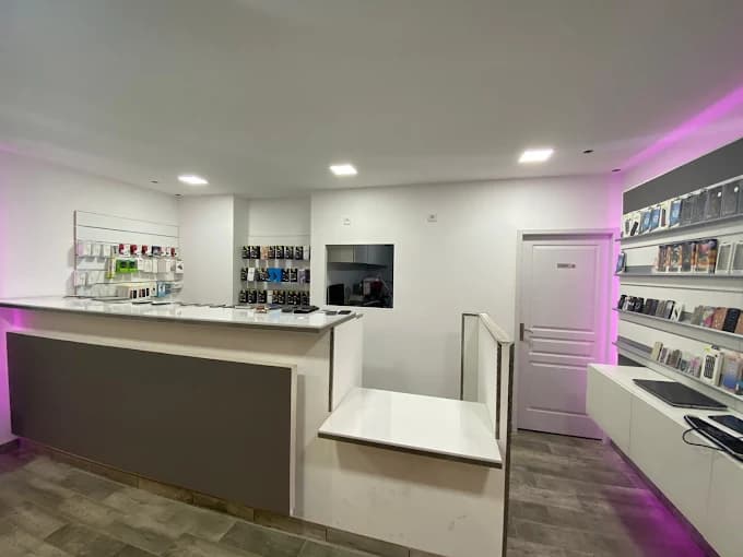 Cases and accessories displayed inside the Phone Access shop
